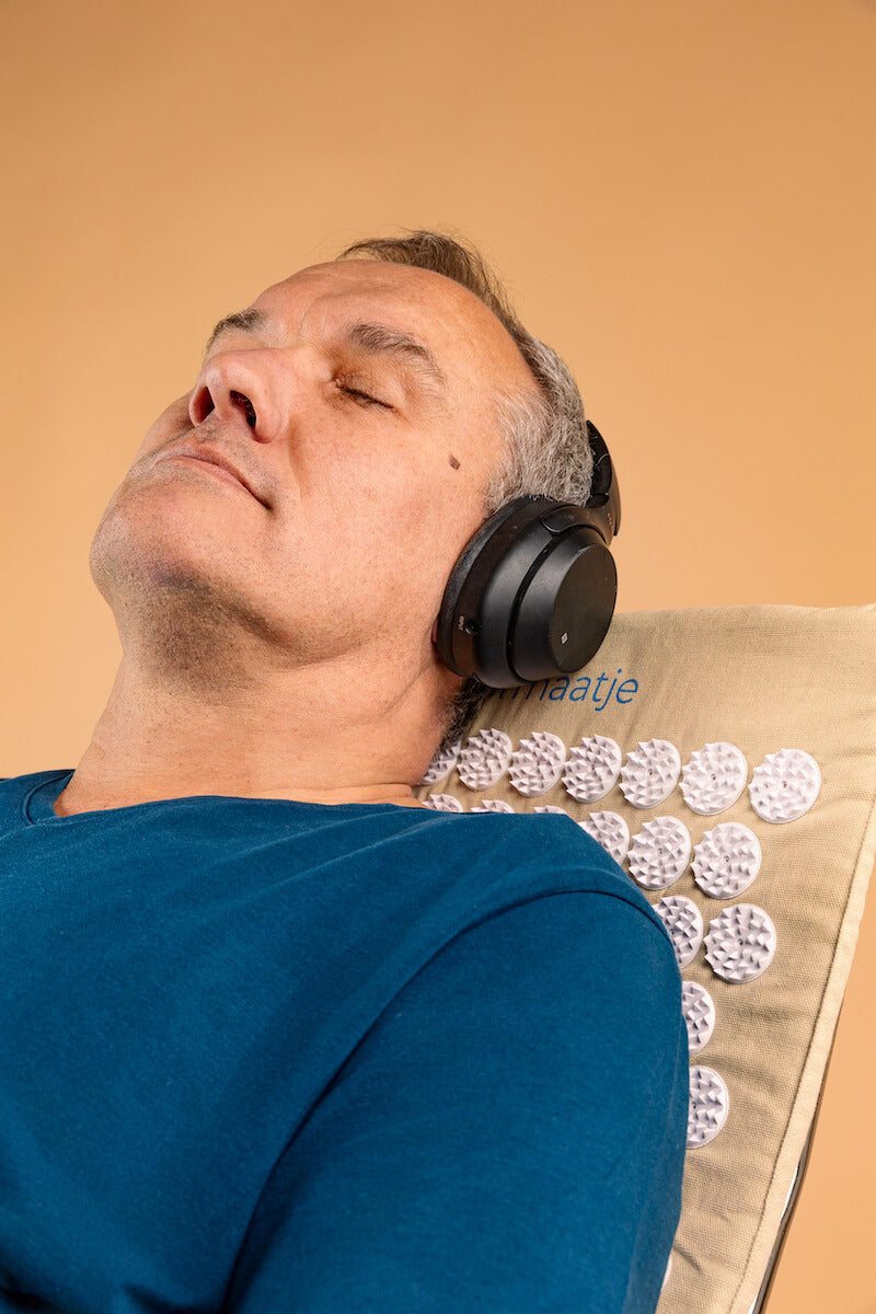 Ontspan tijdens drukte met Spijkermaatje. Verminder stressgerelateerde klachten. Gebruik ons spijkermatje met ontspanningsoefeningen voor een makkelijke effectieve ontspanning tijdens jouw moment van zelfzorg.